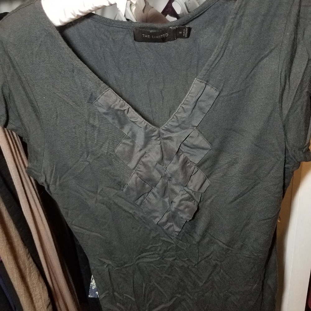 Medium gray top